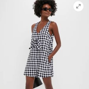Black & White Gingham V-Neck Sleeveless Romper